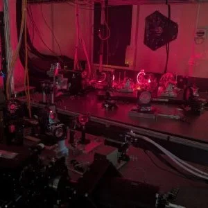 Une nouvelle étape franchie dans les intégrations de l'optique adaptative de MICADO
