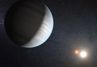 First image of a planet so close to binary stars
