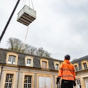 Livraison spectaculaire du banc de l'optique adaptative de MICADO